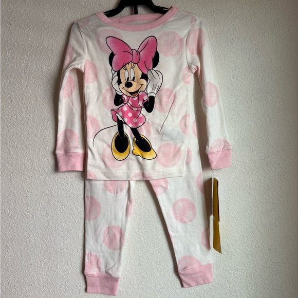 Disney Minnie Mouse Pink and White Kids long sleeve Pajama Set size 4T-NWT - Picture 1 of 3